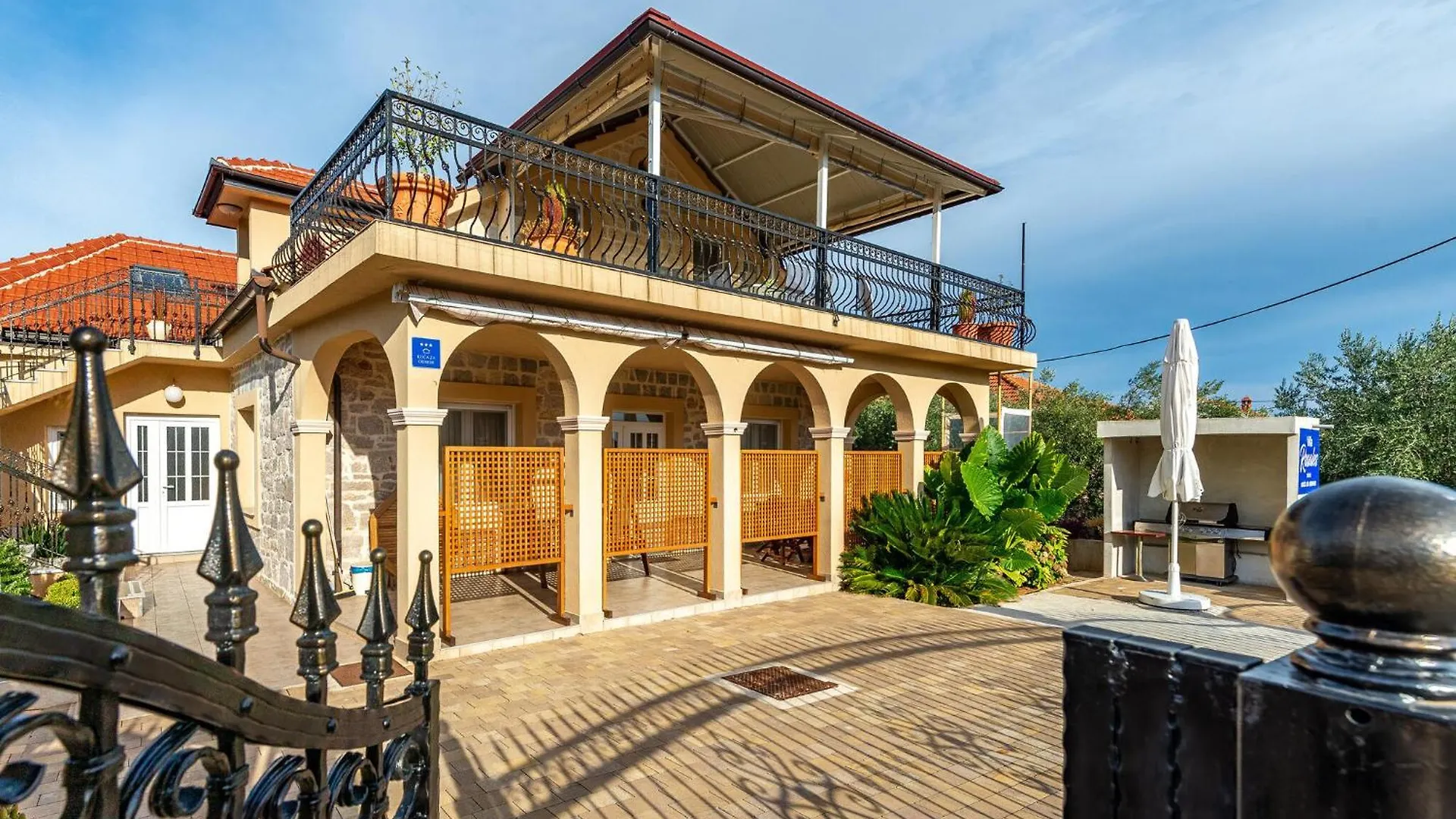 4 Bedroom Pet Friendly Home In Ugljan Holiday home